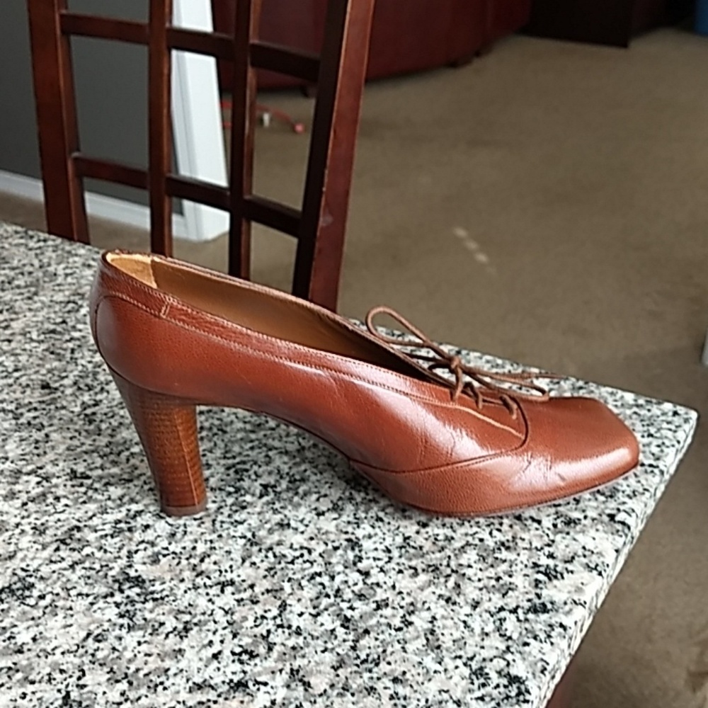 DKNY Leather Heeled shoes